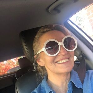 Meet your Posher, Edwina